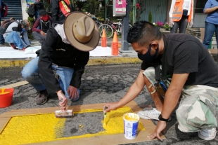 Pintan ciclovías emergentes para exigir mejor movilidad en el valle de Toluca