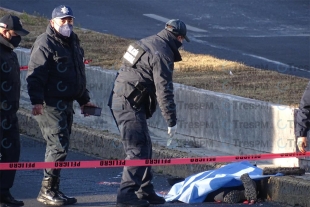 Muere un hombre sobre Paseo Tollocan, cierran centrales.