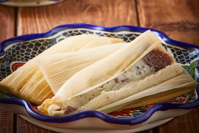 ¿Te tocaron los tamales? Prepara unos de frijol con esta receta