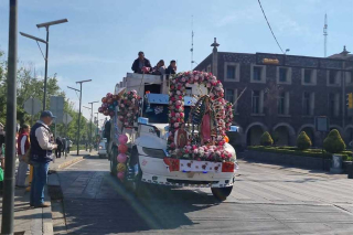 Devoción sobre ruedas: caravana guadalupana del personal de limpia en Toluca