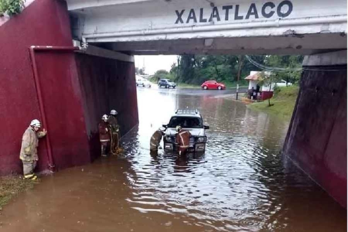 Lluvias causan afectaciones en viviendas de Tianguistenco y Xalatlaco