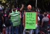 Repartidores de aplicaciones móviles protestan frente al Ángel de la Independencia
