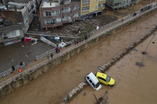 Inundaciones en zona del terremoto dejan 13 muertos en Turquía