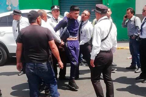 Detienen cadetes a ladrón de celulares en Toluca