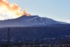El volcán Etna exhala una fumarola en forma de corazón
