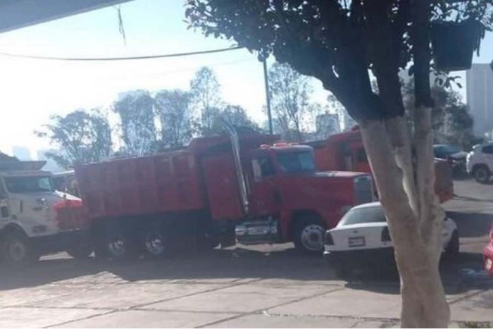 Transportistas se manifestaron contra la FGJEM por detención de choferes en Naucalpan