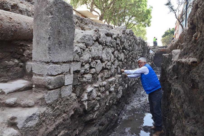 Descubren muro novohispano de 20 metros de longitud en La Lagunilla