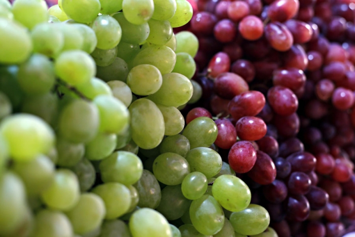 ¿Por qué las uvas producen ráfagas de plasma cuando las metemos en el microondas?