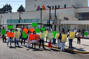 Continúan manifestaciones en Hospitales mexiquenses por falta de insumos