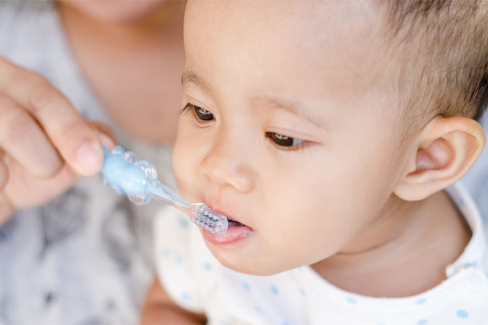 ¿Cuáles son los hábitos dentales que se deben inculcar a los niños?