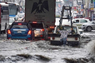 Revisan afluentes para evitar inundaciones en Toluca