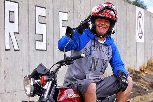 El aficionado choricero murió en el lugar, mientras que el segundo hombre fue trasladado a un hospital