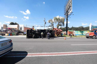 Choque múltiple paraliza la circulación en la carretera México-Toluca