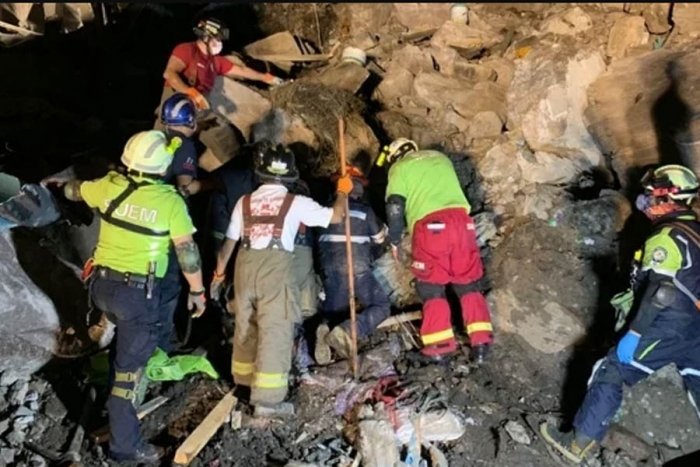 ¡Termina búsqueda! Hallan a las dos personas que permanecían bajo los escombros del cerro del Chiquihuite