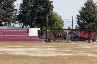 Hallan a hombre sin vida en campos de fútbol de El Cerrillo Vista Hermosa, en Toluca