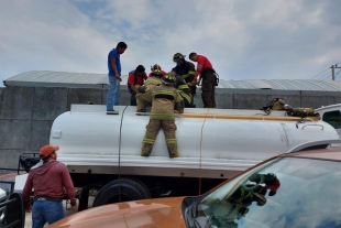 Cuatro personas se intoxicaron al pintar una pipa en Toluca