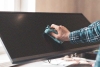 ¡Ojo aquí! Aprende a limpiar la pantalla de tu TV o computadora como un profesional