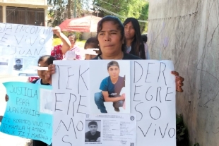 Familiares de Juan Hérnandes recorren calles de Zinacantepec pidiendo ayuda para su localizarlo