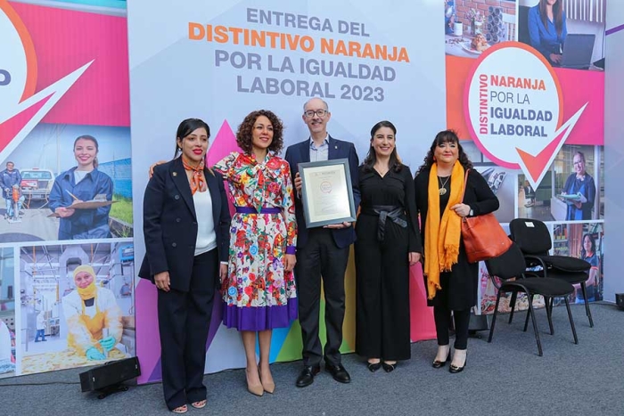 Recibe UAEMéx distintivo naranja por fomentar igualdad laboral; es la primera universidad pública en obtenerla