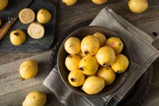 5 beneficios de comer guayabas todos los días