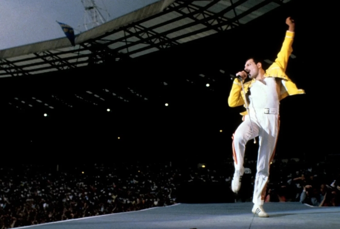 Canciones, atuendos y hasta una corona: Subastarán colección personal de Freddie Mercury