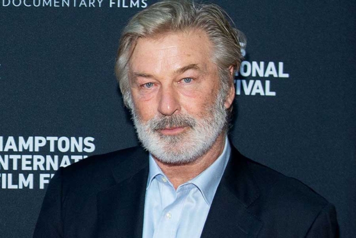 Juez hace confidencial acuerdo de Alec Baldwin por tiroteo