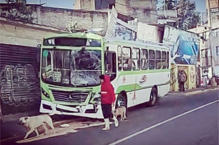 Choque entre camiones deja 10 lesionados en Paseo Tollocan