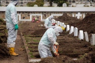 Estima OMS 8 millones de muertos por COVID en el mundo