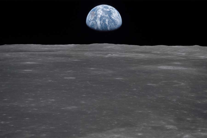 Una fuerza misteriosa procedente de la Tierra está generando agua en la Luna