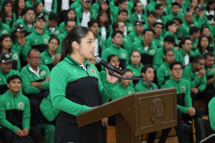 Marifer Noriega Medina aseveró que este acto constituye una oportunidad para demostrar el espíritu de lucha, respeto, disciplina y honor que distingue a la UAEMéx, 