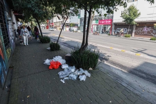 Calles llenas de basura en el centro de Toluca