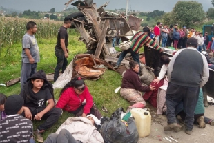 20 peregrinos heridos por accidente en Santiago Tianguistenco