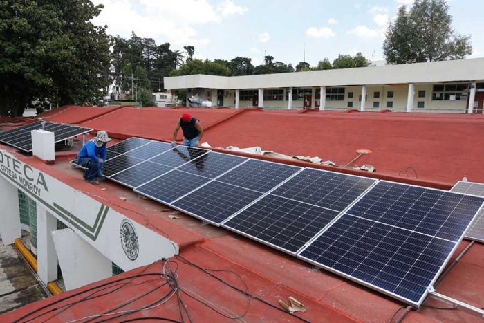 Recibe plantel “Adolfo López Mateos” de la UAEMéx paneles solares tras jornada exitosa de recolección de PET