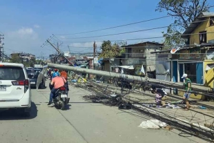 Más de 300 fallecidos y medio centenar de desaparecidos ha dejado el tifón Rai, en Filipinas