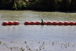 Encuentran 2 cuerpos sin vida en boyas colocadas en el Río Bravo