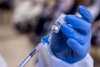 EUA aprueba tercera dosis de vacuna COVID para personas vulnerables