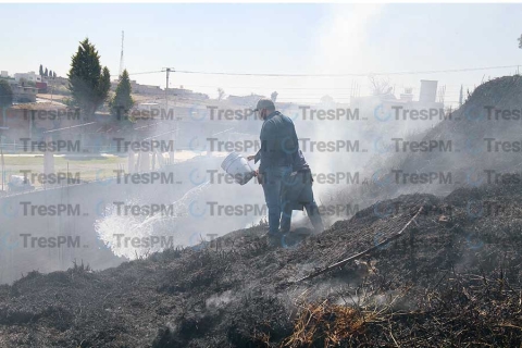 Después de tres días vecinos de Ocotitlán no logran sofocar incendio