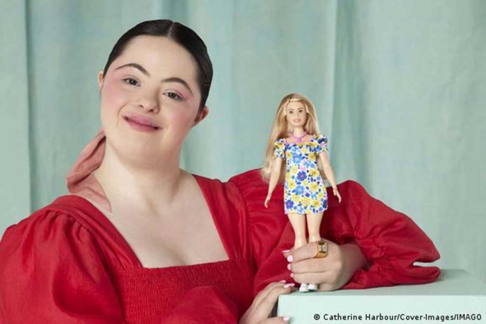 Mattel presenta la primera Barbie con síndrome de Down