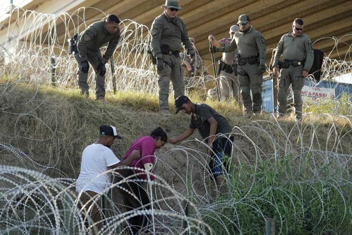 Florida anuncia el envío de tropas a Texas para asegurar la frontera con México