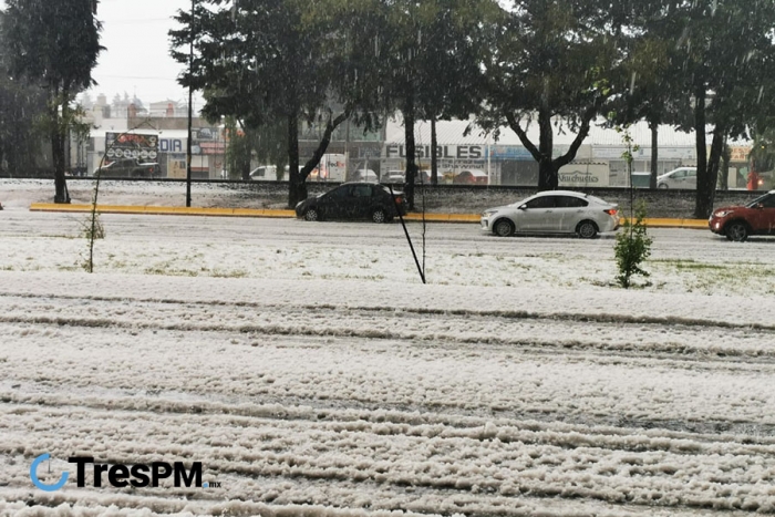 Granizadas sorprenden a automovilistas en Toluca y Metepec