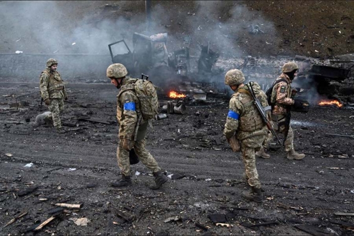 Continúa ofensiva rusa en 5 ciudades; Ucrania reconoce más de 2 mil muertos