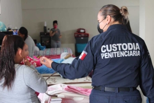 La propuesta señala que la exención aplicaría cuando la relación laboral tenga una duración mínima de seis meses