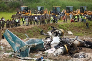 El aparato, de la aerolínea Saurya Airlines, había despegado a las 11:11 horas de Katmandú 
