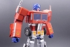 Nueva figura de Optimus Prime camina y se transforma por sí sola