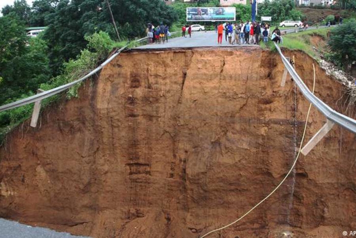 Fuertes lluvias en Sudáfrica dejan ciento de muertos