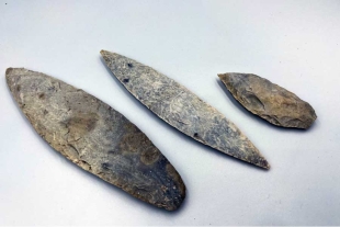 Arqueólogos encuentran una ofrenda de 16 cuchillos prehispánicos en Yucatán