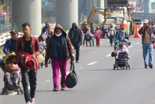 Avanzan migrantes por límites del Edomex y la Ciudad de México