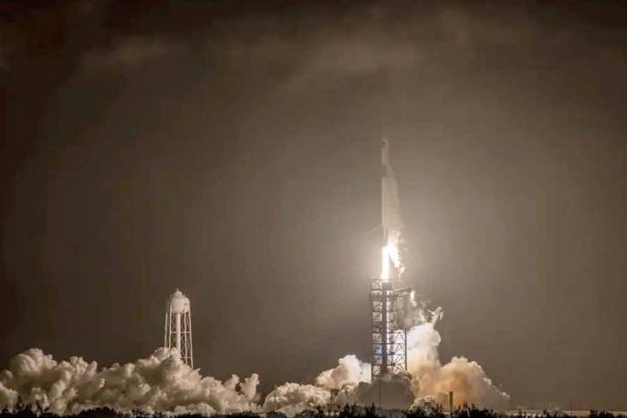 SpaceX lanza un cohete con regalos de Navidad a la Estación Espacial