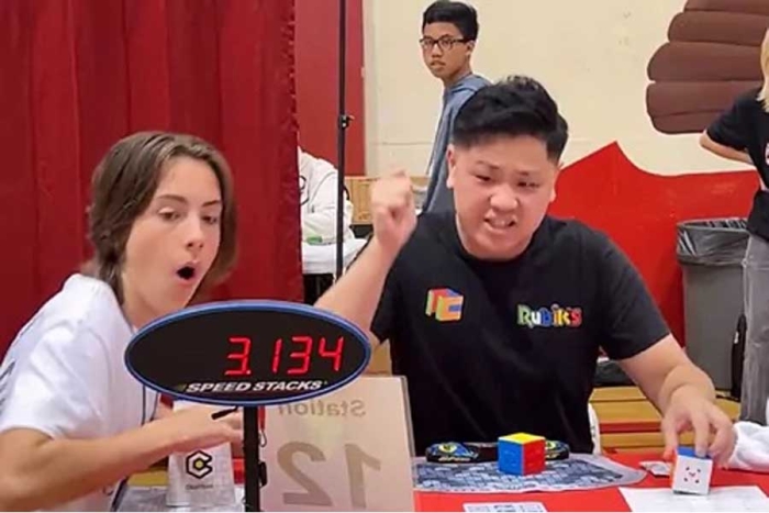 ¡Nuevo récord! Joven autista rompió la marca al armar un cubo Rubik en 3.13 segundos
