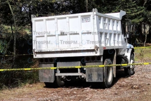 Encuentran cadáver en la caja de un camión de volteo en “Las Casitas”